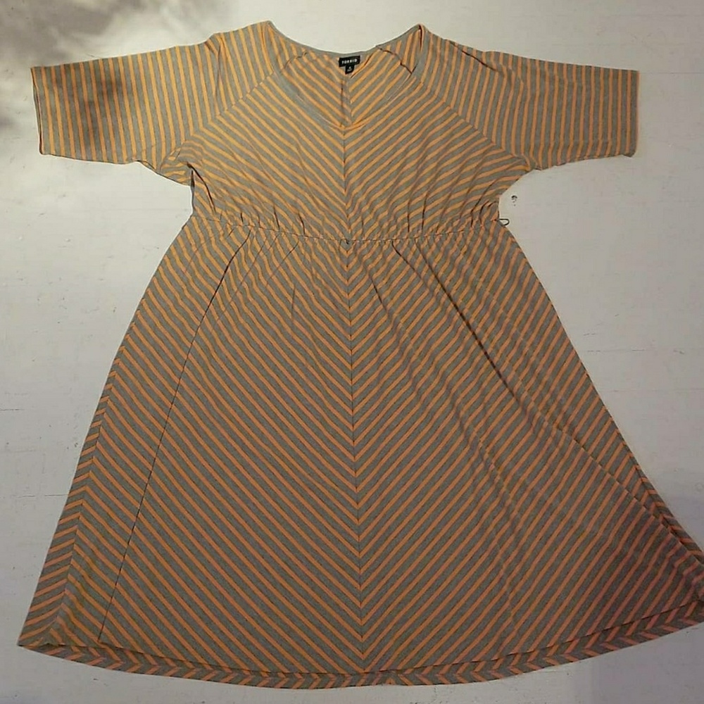 Torrid v-neck stripped dress (Torrid sz 4)